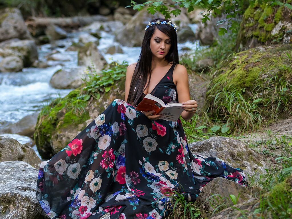 SelenaIvy private cam profile image