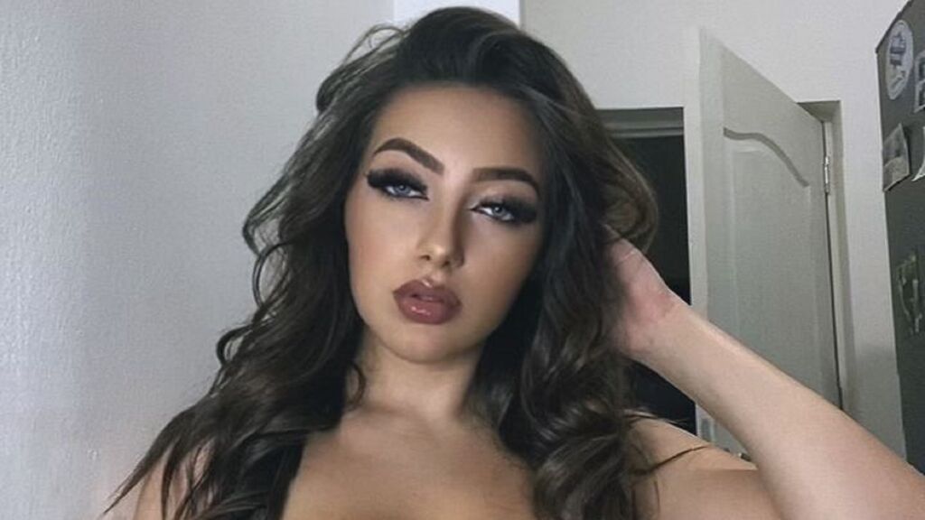 BeverlyKass live cam model at LiveJasmin