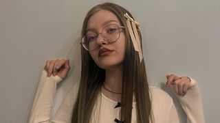 JoleneCujo similar LiveJasmin private chat preview