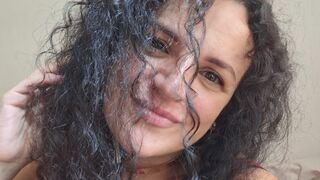 NataliaCurly related LiveJasmin model room image