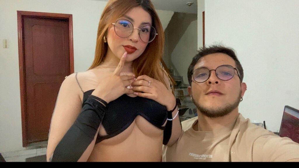 LeahandAlex webcam show