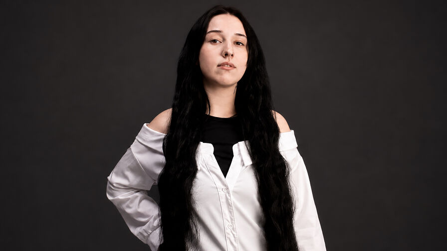 Watch DianaMonroe live on PORNOGIF