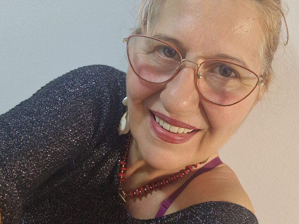 LoryBell mature free chat profile photo