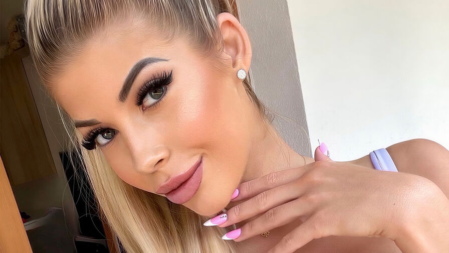 Ariankaa's Premium Pictures and Videos
