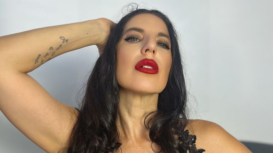 Watch AmandaHug live on Live Cams