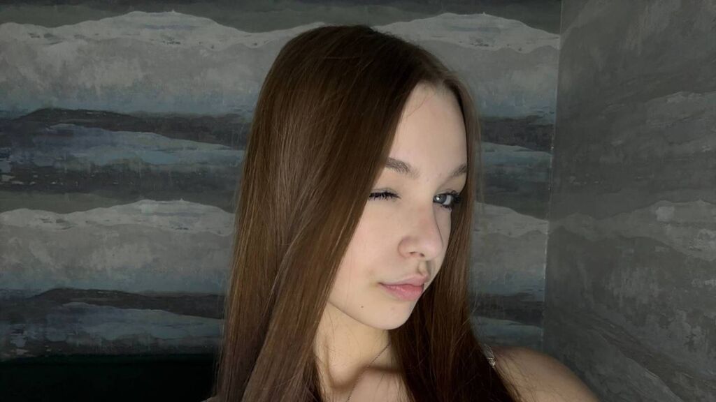 MitsuePersson live cam model at LiveJasmin