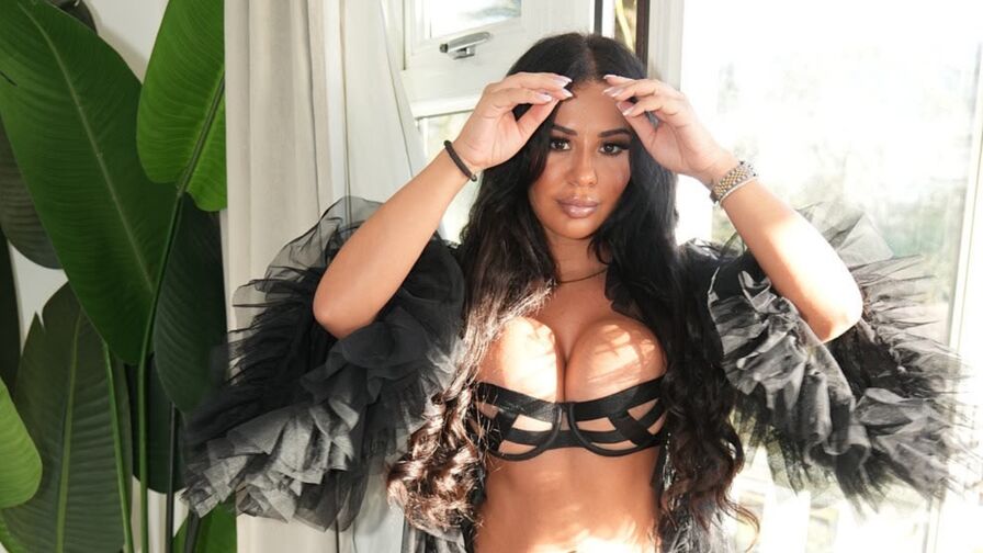 Private show with ValentinaMariax