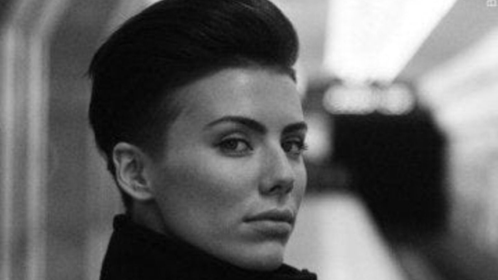 FarahBurn glamour portrait