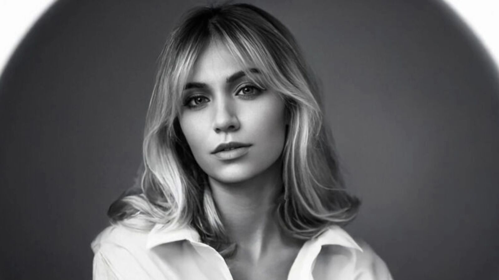 RalunaMikaelson glamour portrait