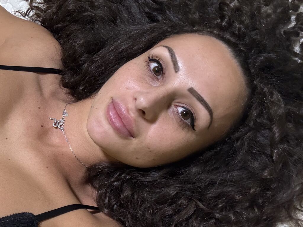 BellaCaramella LiveJasmin girl cam photo