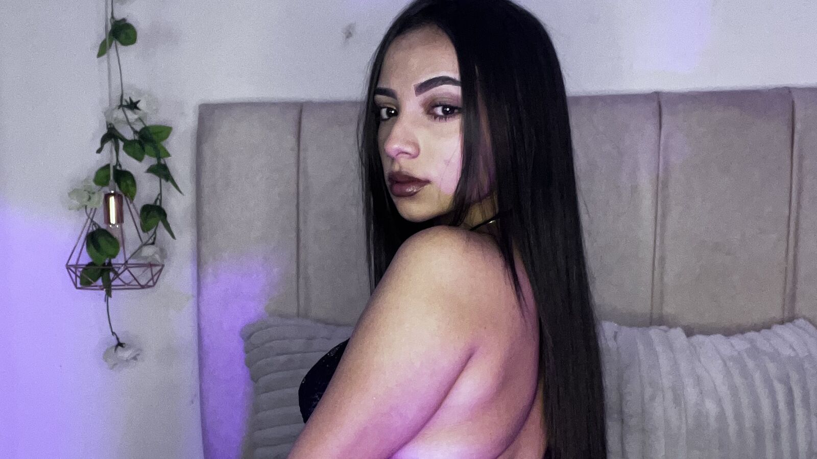 VictoriaLune erotic portrait