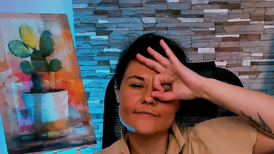JuliaElmer's live cam