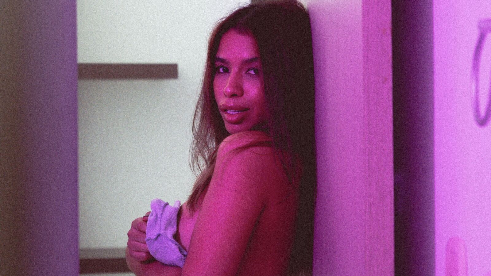 KianaGreen glamour portrait
