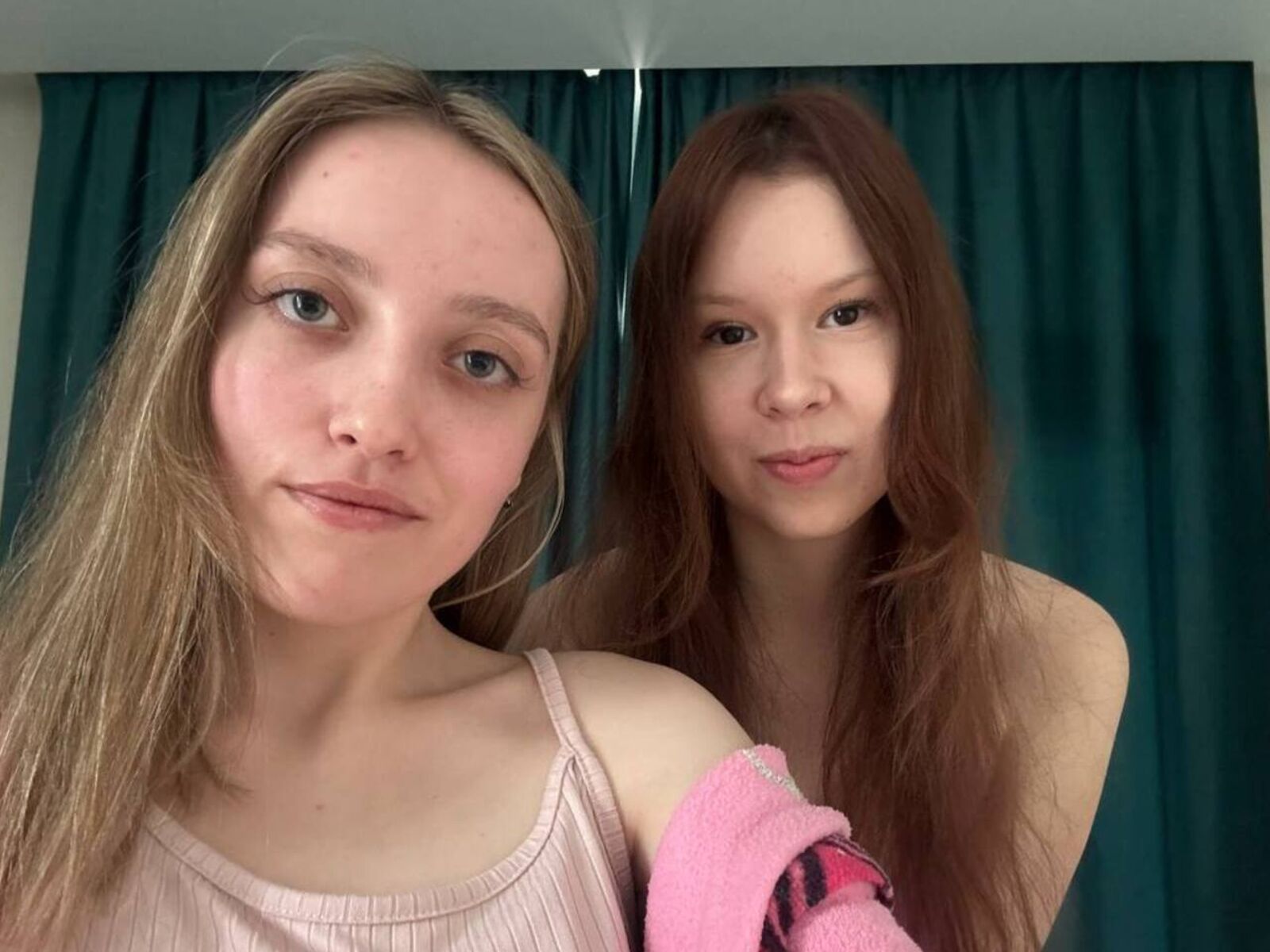 Live cam for LewisAndBeatriz