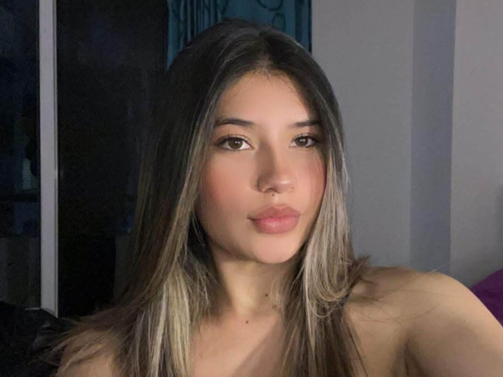 Live cam for AmberEban