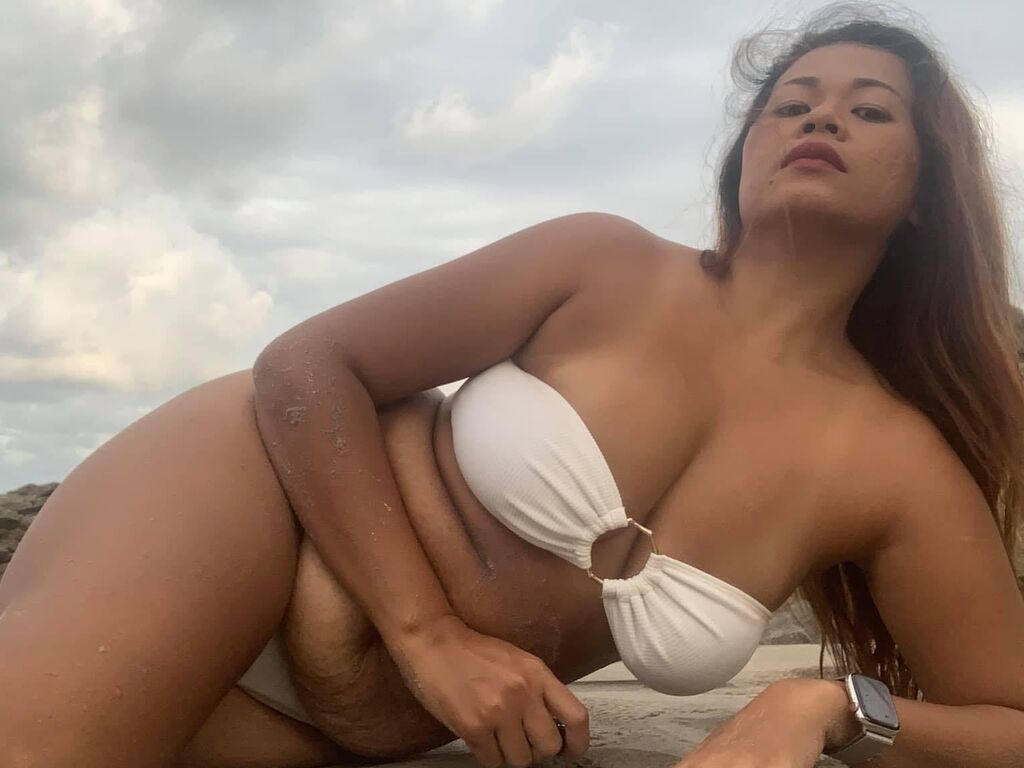 AlizabethJohnson Camera Thumbnail