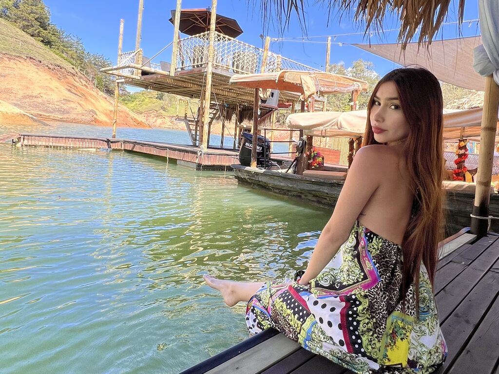 NaomiLombardo live cam girl profile