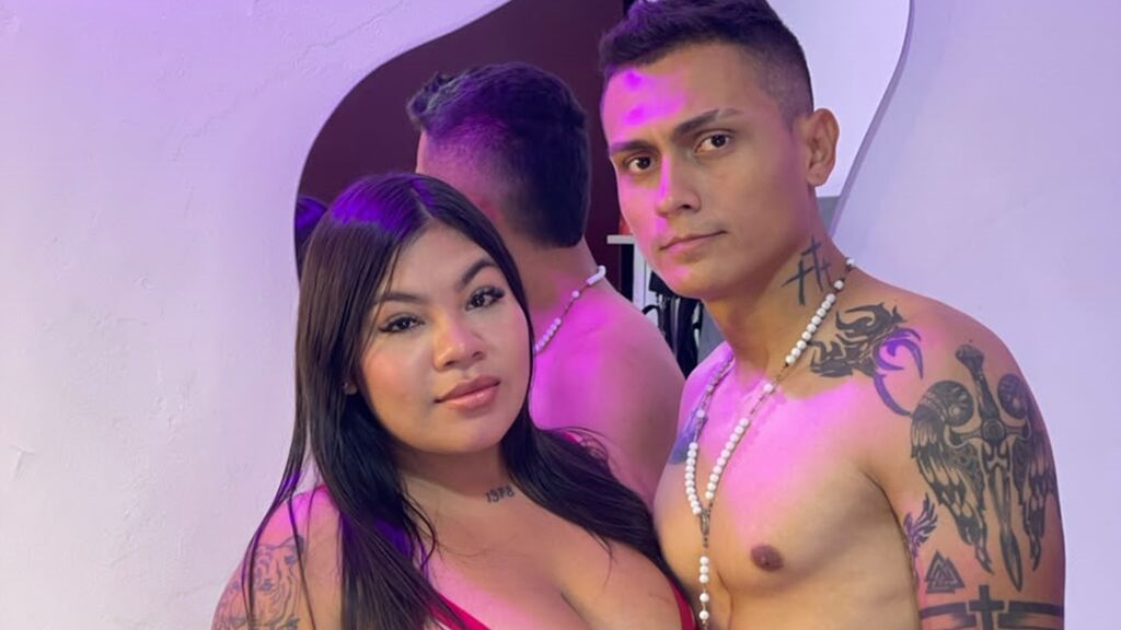 CrystalAndDrake live cam on UnifiedCams