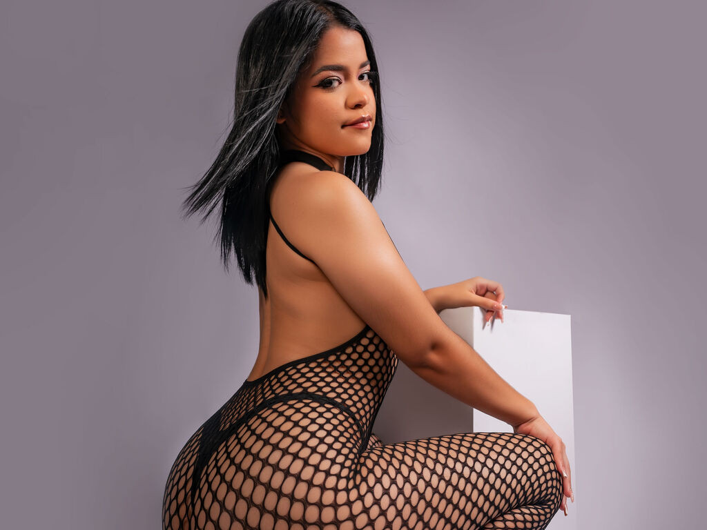 AryCorinne Nackt