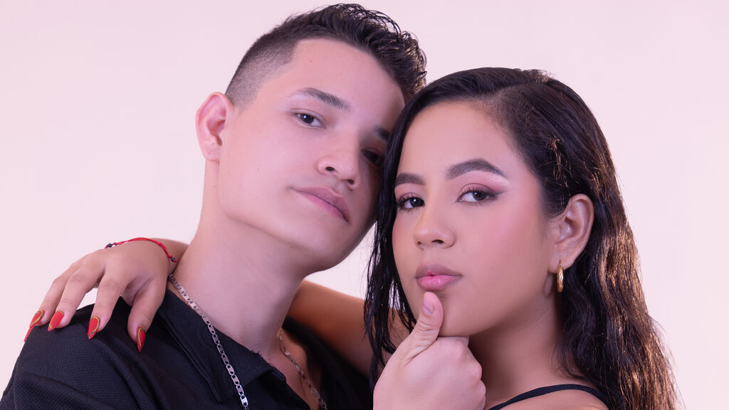 IsabellaAndMaxi cover