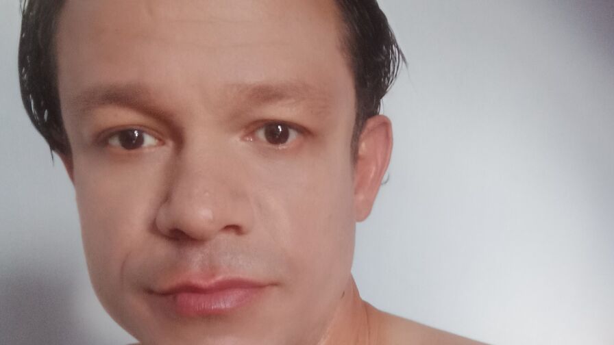 Enjoy Live Webcam with justjuan