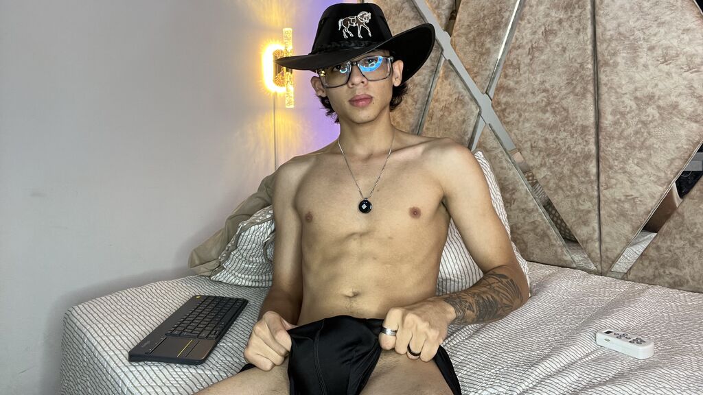 ChristianLeone live cam model at LiveJasmin