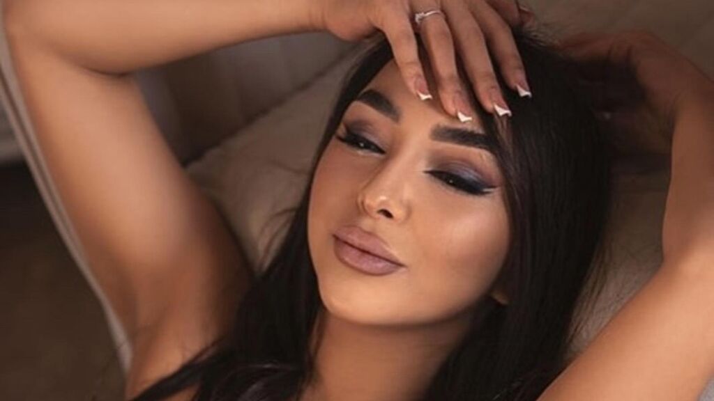 LaraMac live cam model at LiveJasmin