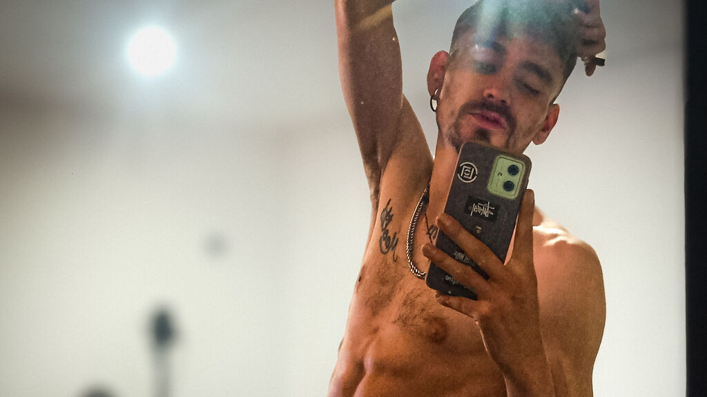 Watch  ZaynPresley live on LiveJasmin