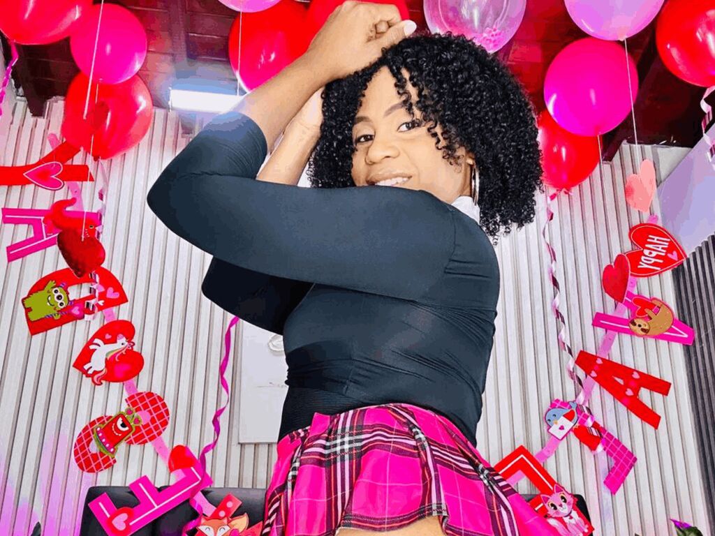 AriEbony adult trans cam thumbnail