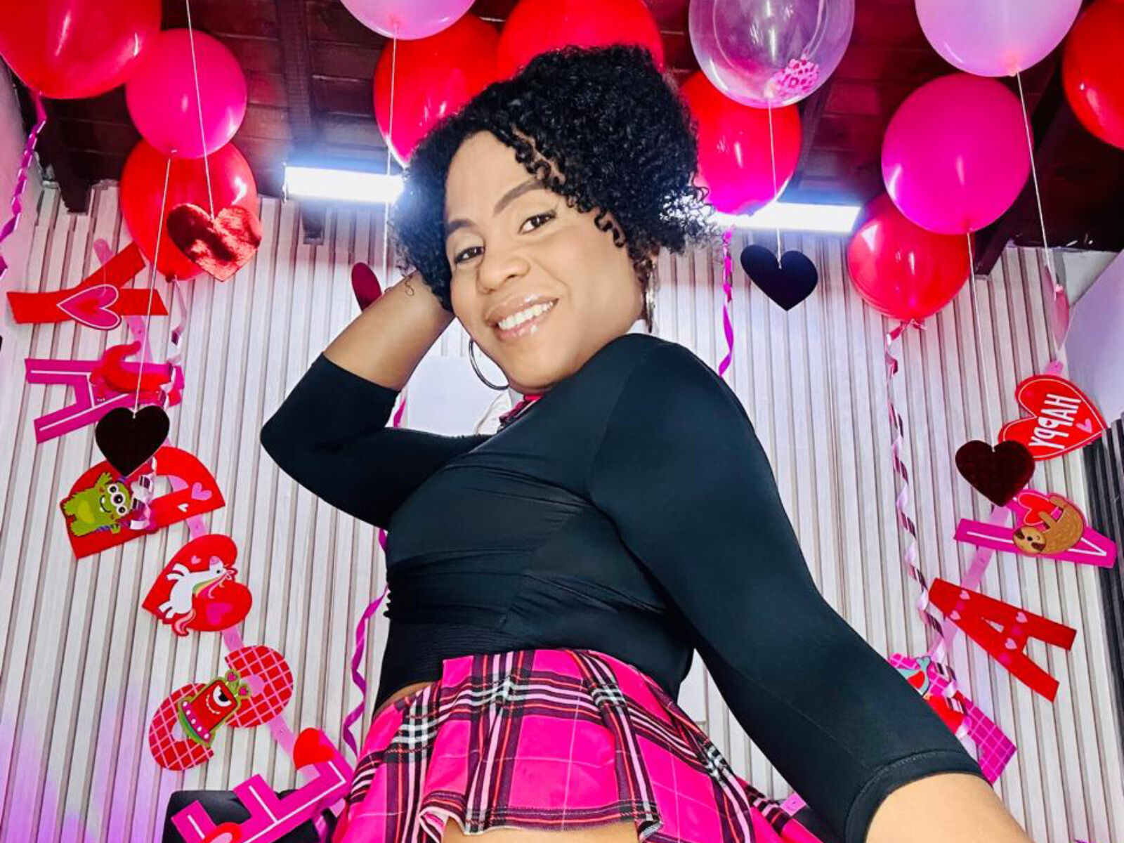 Live cam for AriEbony
