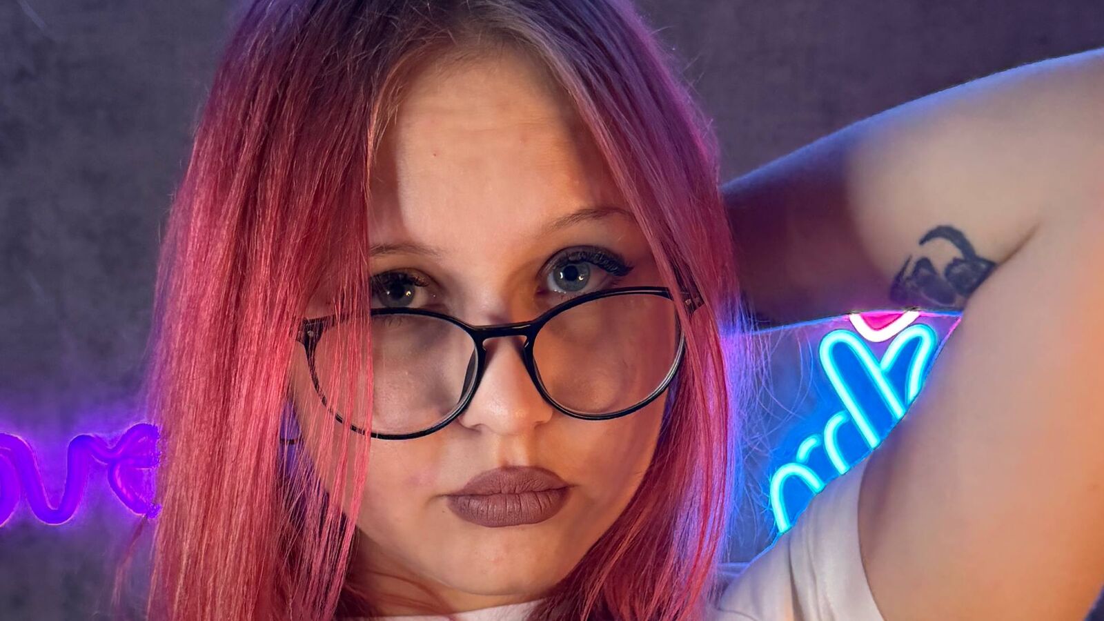 AIiceBrown erotic portrait