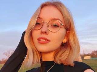 livesex cam LynnaCarrington