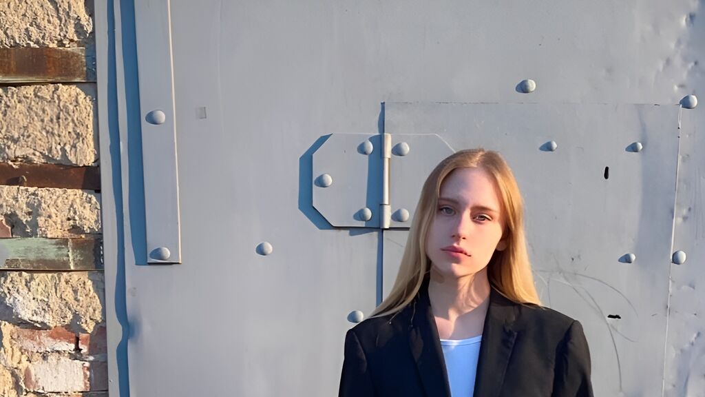 AugustaDoggett online on GirlsOfJasmin