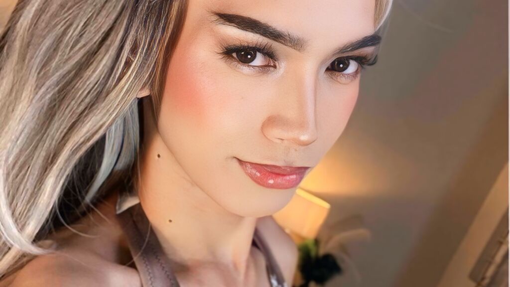 LavidaSins live cam model at LiveJasmin