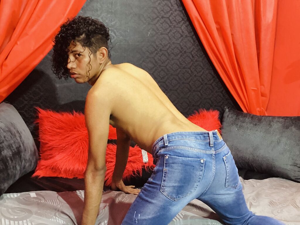 DavidJones Live Cam