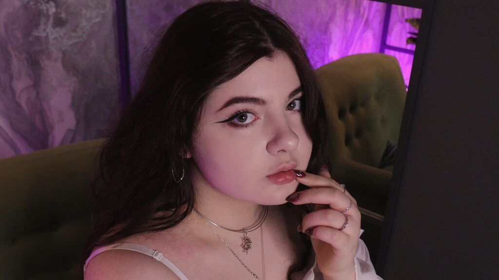 Sex chat gratuit in direct cu SienaWess pe LiveJasmin