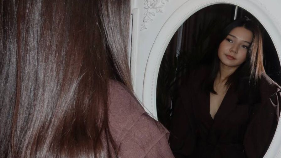 Watch MIlanaMillret live on Live Cams