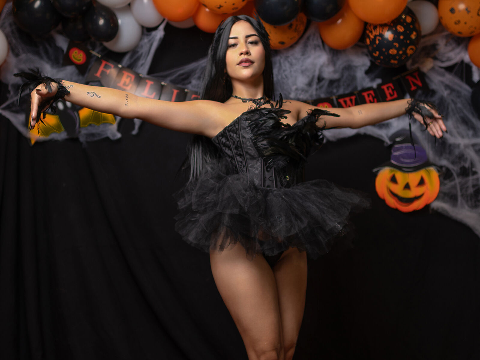 Live cam for LuciaBeltran