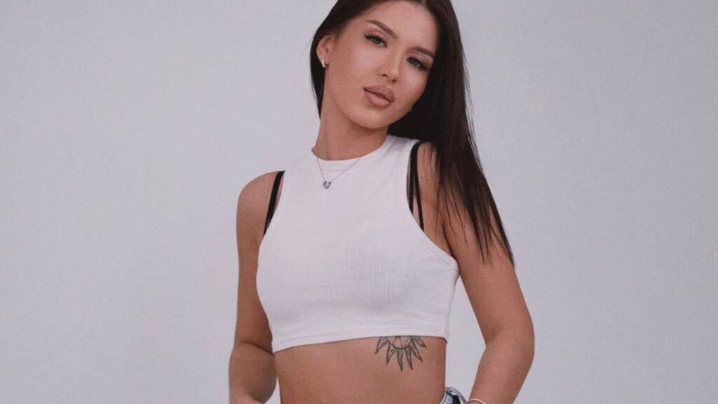 Sex chat gratuit in direct cu JadaJosey pe LiveJasmin