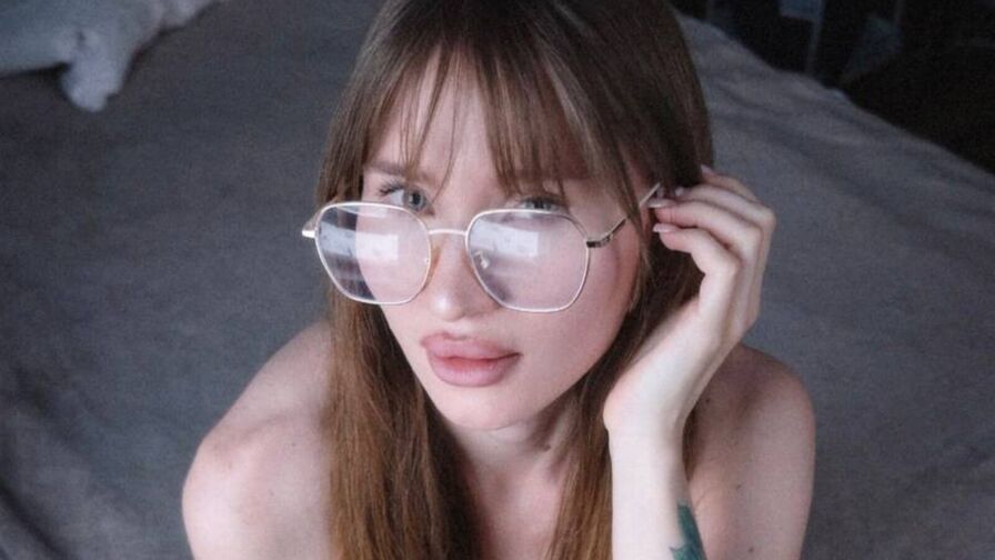LauraCherry's Live Nude Chat