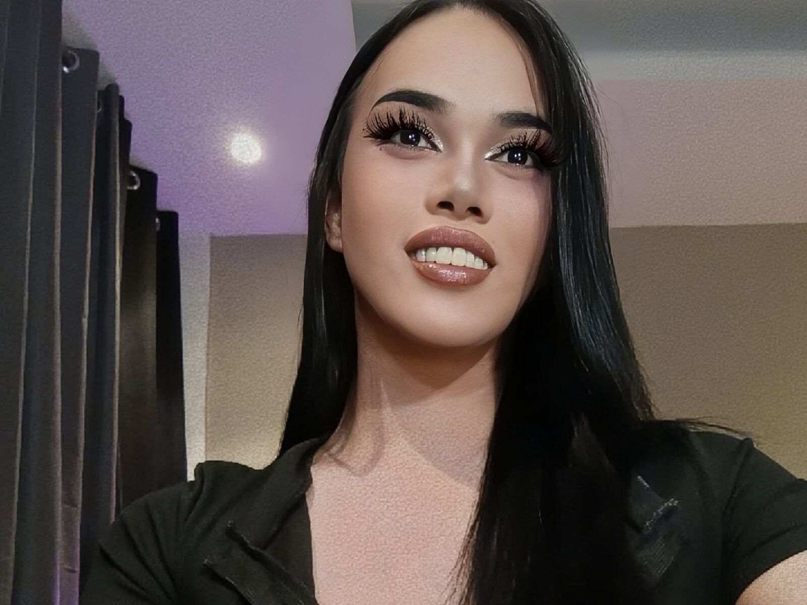 Live cam for SammieCole