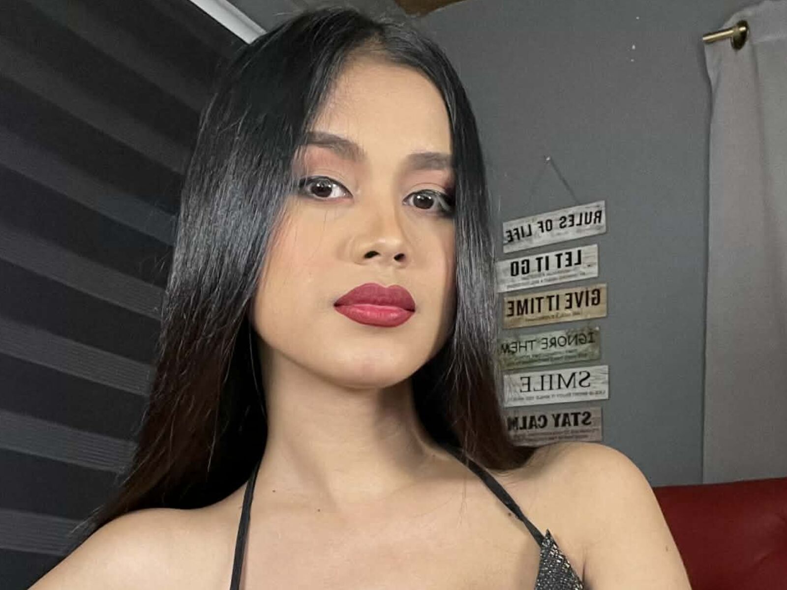 Live cam for AdriannaHearth