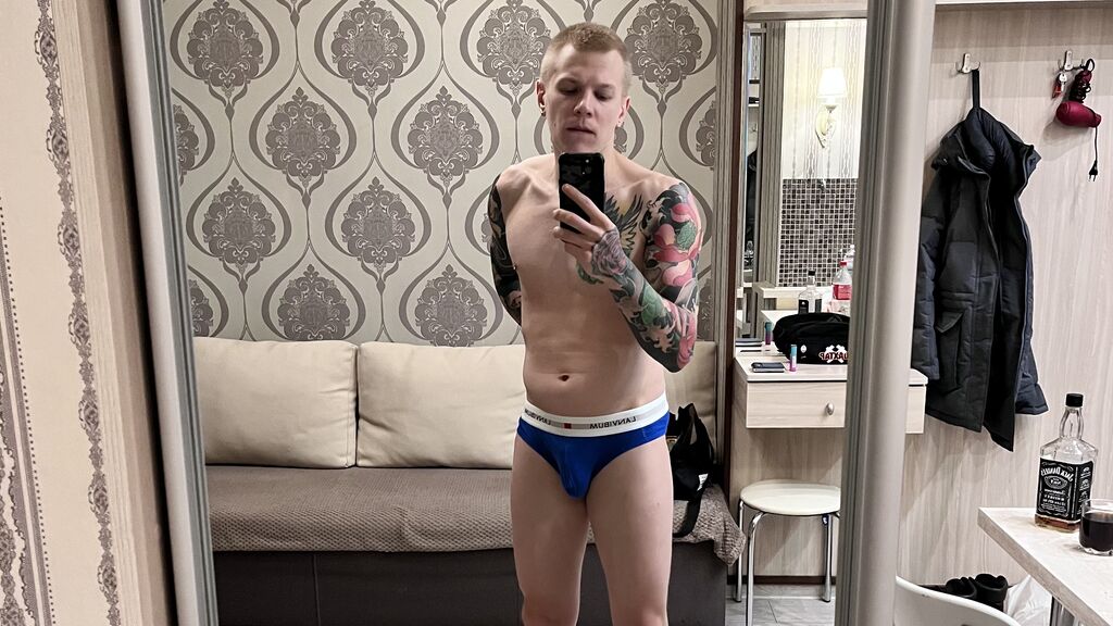 Live Chat with AndreyMoroz on LiveJasmin