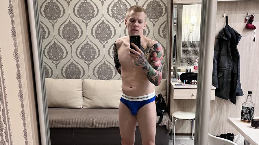 Watch AndreyMoroz live on E-Chat