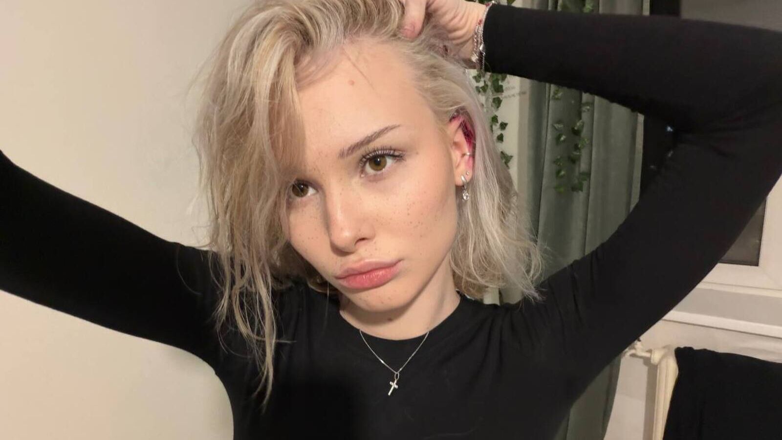 VeronaDarakjy erotic portrait