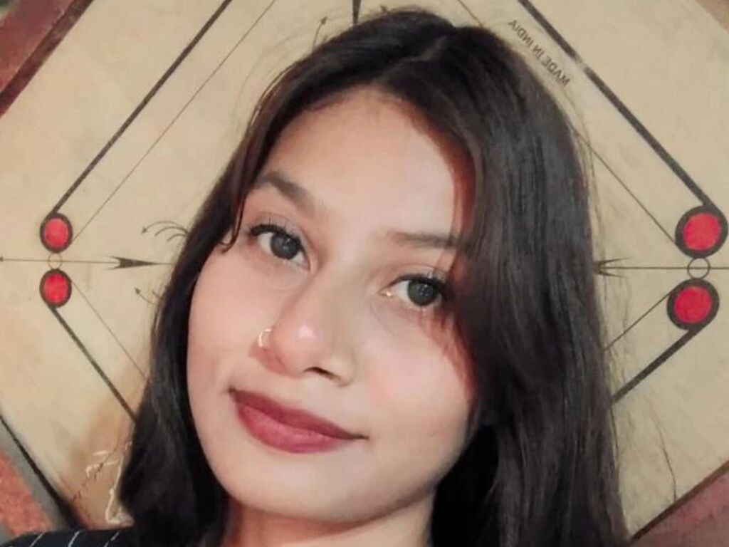 AlijhaLucas age 22
