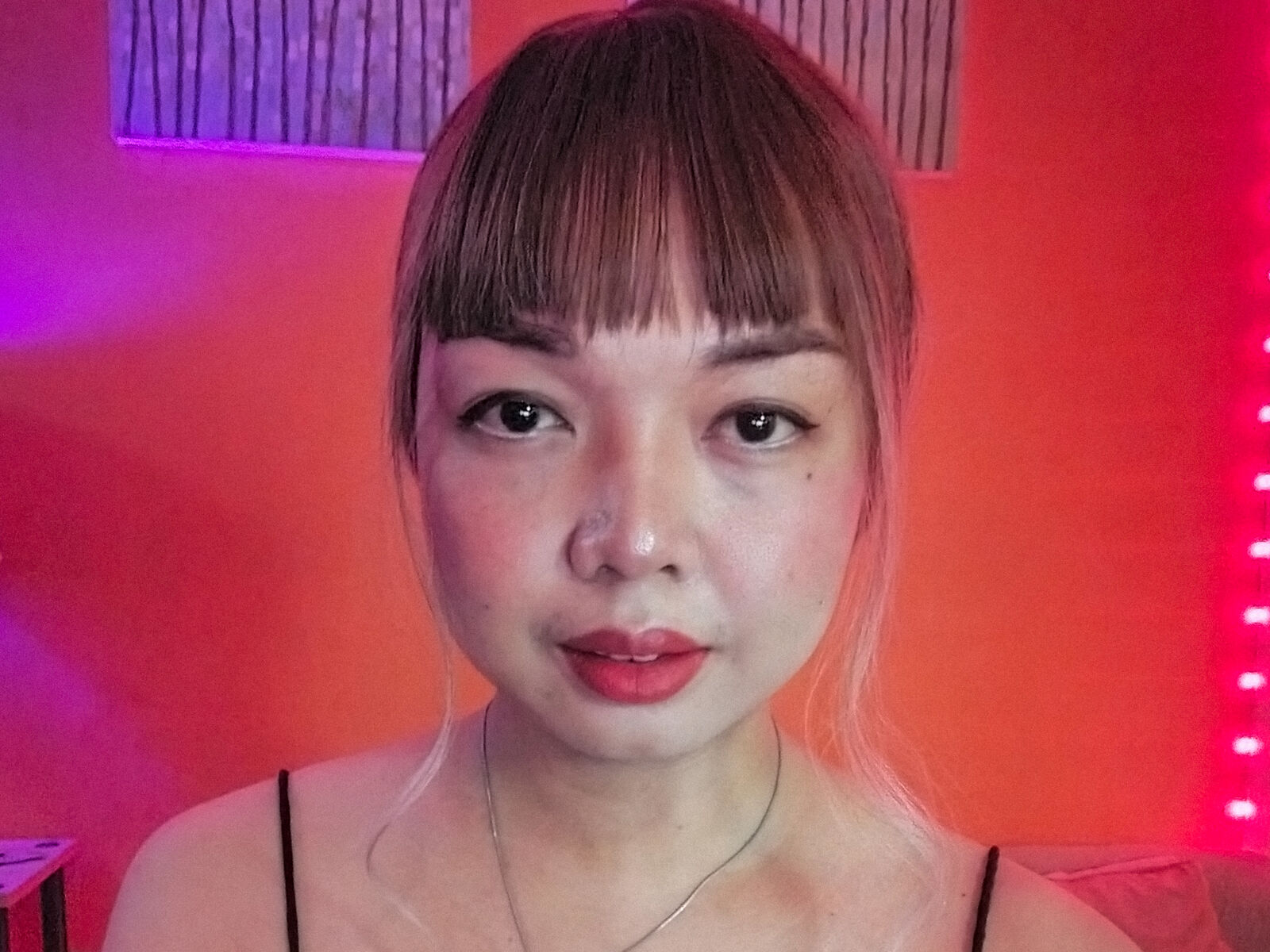 Live cam for TriciaMogn