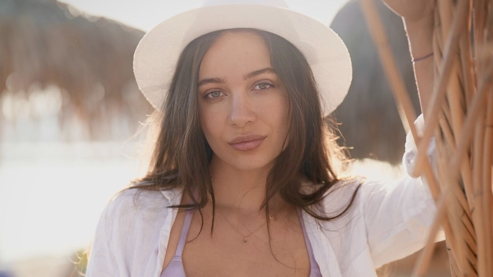 StephanyMendosa erotic portrait