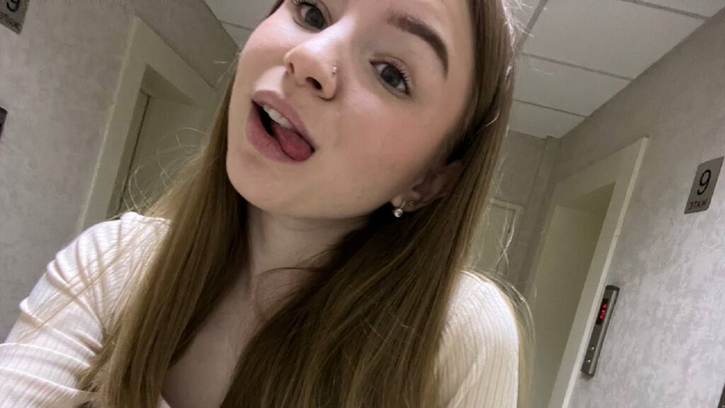 ElwynaEmbury's profile from Jasmin at GirlsOfJasmin'