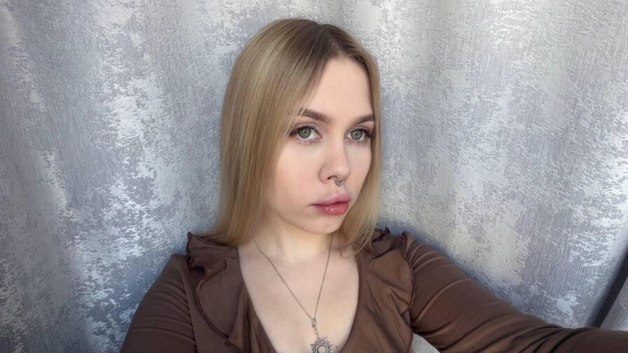 Watch LilianaCross live on jobsporn.net